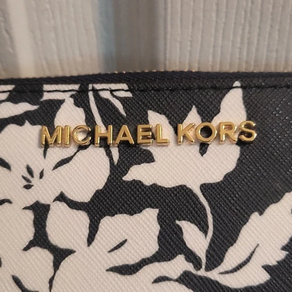 Michael Kors Jet Set Navy Floral Double Zip Wristlet - Picture 8 of 13
